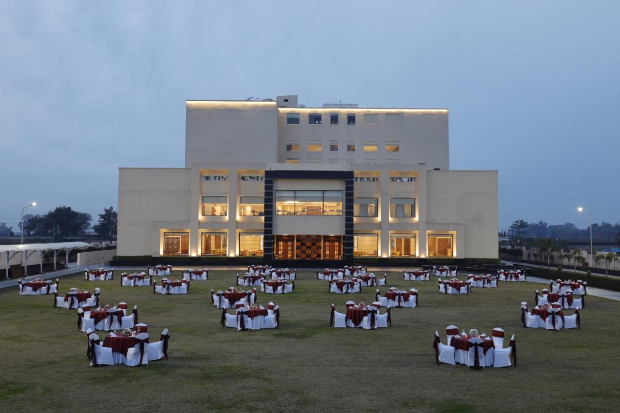 Viraj Sarovar Portico Jammu Exterior photo